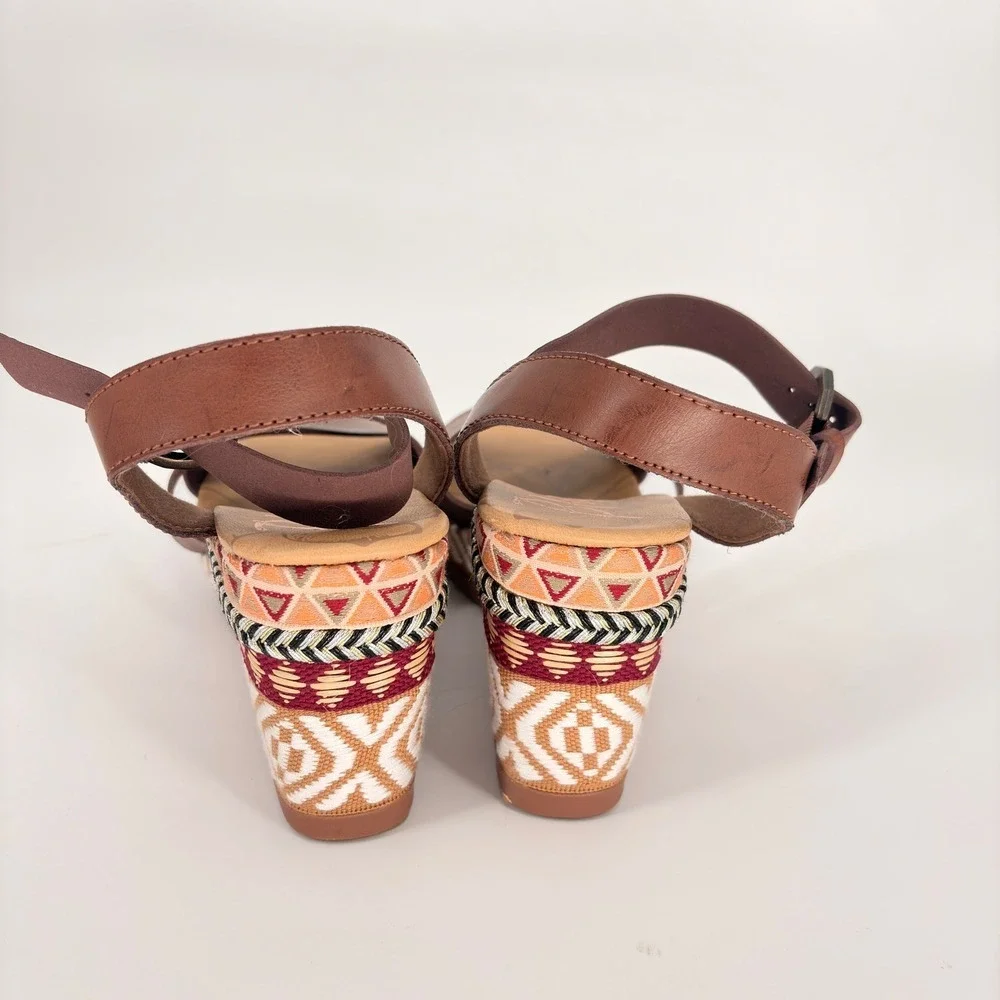 Blowfish Malibu Womens Brown Wedge Sandals Geometric Print Platform Buckle Sz 10